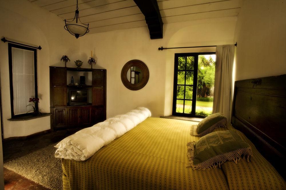 Casa Capuchinas Hotel Antigua Exterior photo